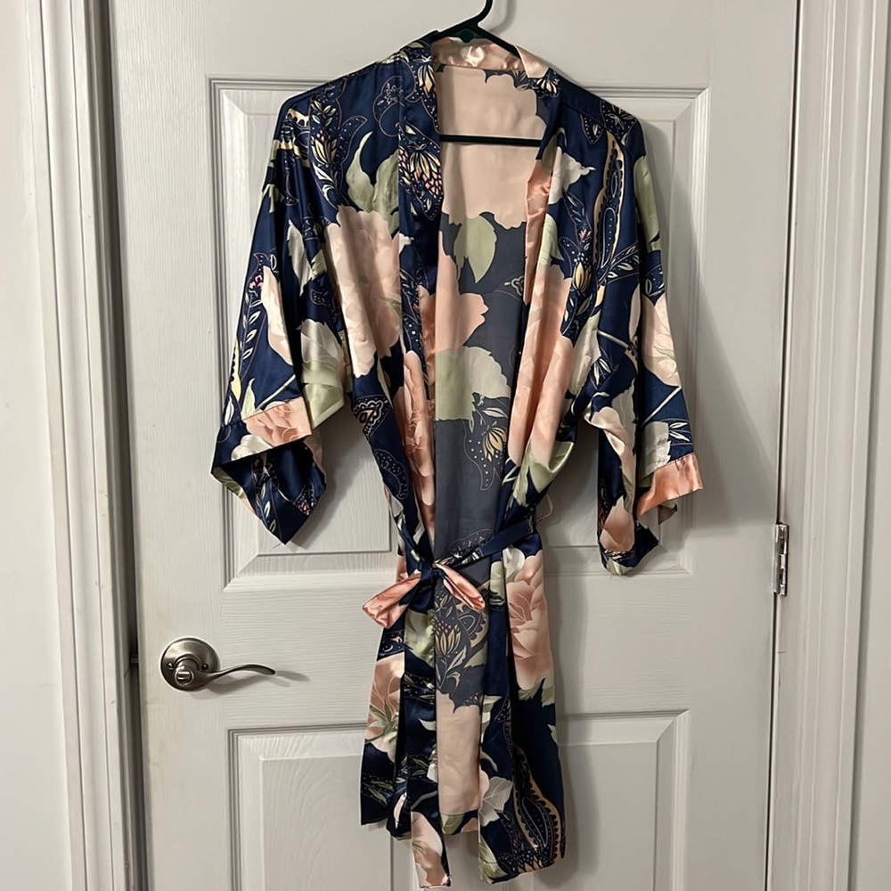 Floral Silk Robe - Picture 2 of 4